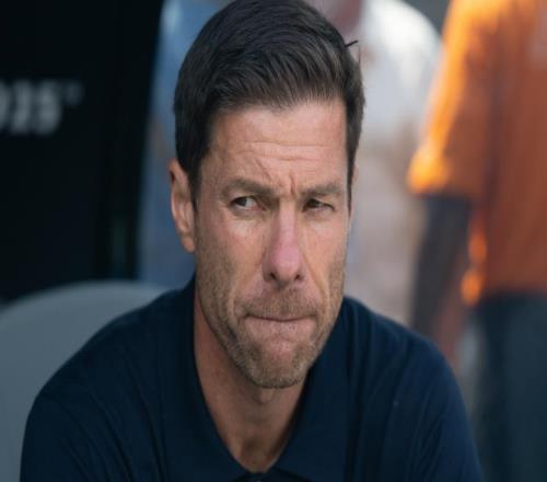 阿隆索下课只因“炸弹三人组”维尼修斯带头抗命，皇马太难带