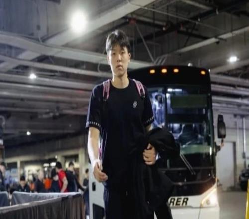 機(jī)會不多，楊瀚森被DNP1場后再登場，3分49秒1中0得1板，正負(fù)值6