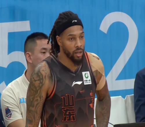 8连胜！山东男篮一波流击溃宁波，珀塞尔下起三分雨，鲍威尔回暖