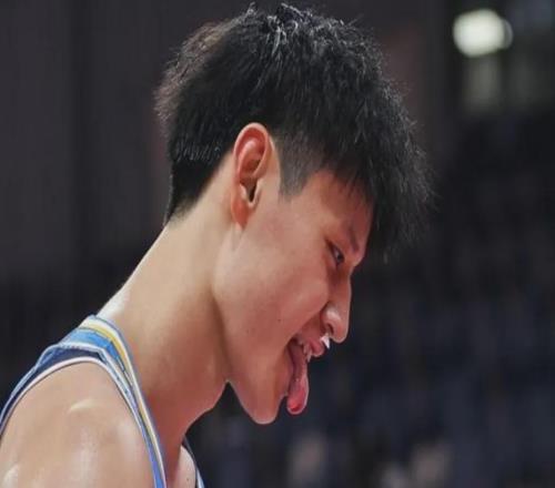 目送壓哨絕殺！周琦暴怒！這樣咋打NBA啊...