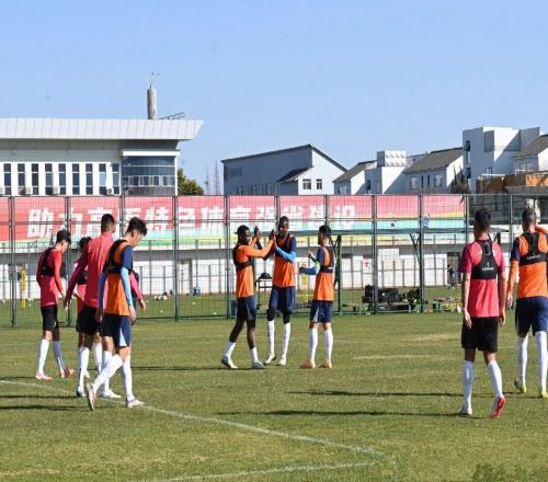 中超熱身賽：2支二年級球隊約戰(zhàn)中甲球隊均取勝，大連英博2連勝