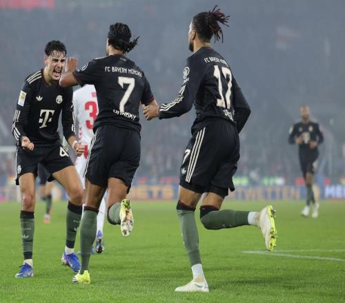 31！凱恩啞火送助攻，拜仁刷新德甲半程最佳，12連勝殺人誅心