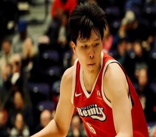 楊瀚森砍22分凸顯尷尬定位：打發(fā)展聯(lián)盟很輕松卻不勝任常規(guī)賽輪轉(zhuǎn)