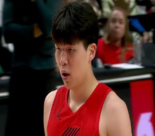 楊瀚森背靠背22+7+3+1+2！今天是真虐菜...