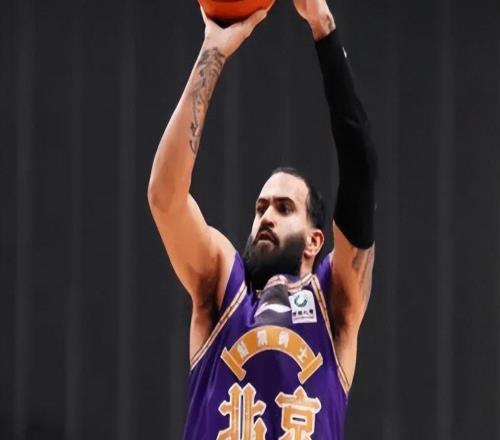 輸江蘇張慶鵬臉都不要了進(jìn)攻只靠2將強(qiáng)解，防守防不?。? />
<div   id=