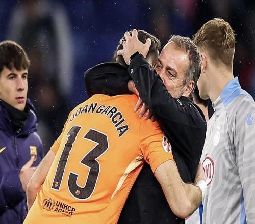 為何首發(fā)霍安加西亞弗里克：霍安是頭號(hào)門(mén)將，因此他首發(fā)