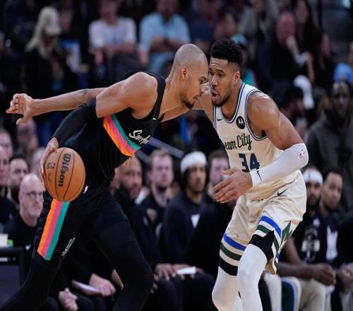 文班亞馬22+10+5記3分暴走，馬刺完勝雄鹿重回第2！字母哥21+5