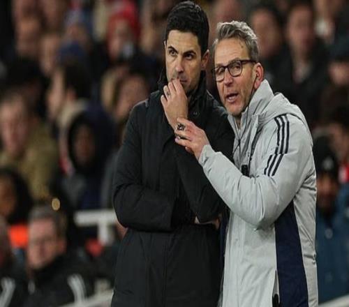 都有些心急，賴(lài)斯疑似在中場(chǎng)休息時(shí)和阿森納助教發(fā)生激烈爭(zhēng)吵