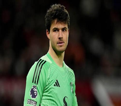 拉門斯加盟曼聯后前16場比賽丟23球，奧納納同期丟了26球