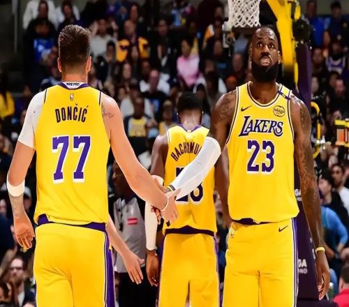 湖人VS開拓者前瞻：湖人近5戰4負，東契奇里夫斯缺陣，老詹單核