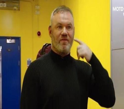 鲁尼：我的左耳已经失聪，在嘈杂环境下很难听清同事的声音