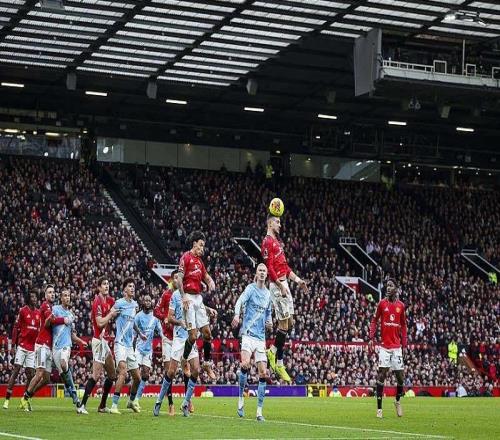 曼聯(lián)20曼城姆伯莫、多爾古建功