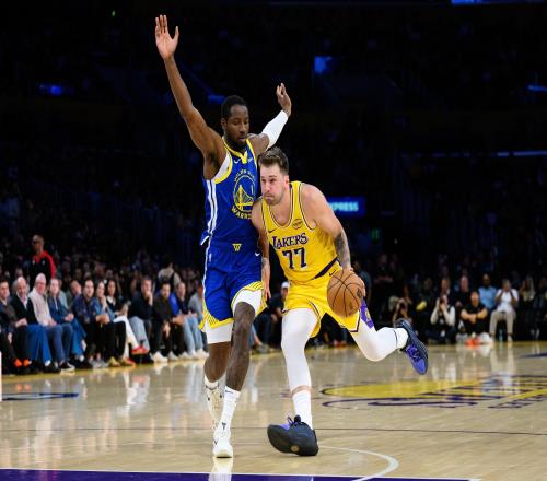 湖人6戰(zhàn)5敗短板明顯！美媒送7大最佳交易目標(biāo)：勇士庫明加僅排第5