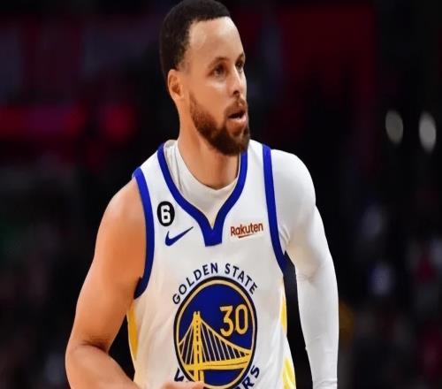 勇士大勝黃蜂！6配角齊爆，庫里被嚴(yán)防死守，格林轟20分仍副作用