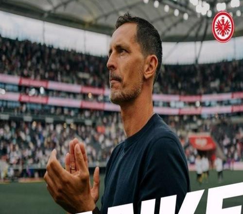 官方：法蘭克福主帥托普穆勒下課帶隊(duì)近9場(chǎng)1勝4平4負(fù)