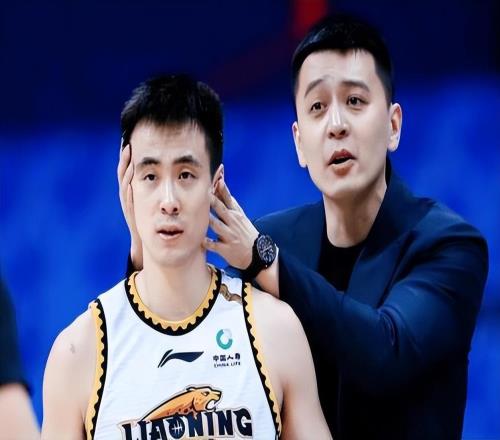 趙繼偉2+3！付豪10分，亨特0分，王嵐嵚6+1，遼籃暫時落后深圳5分