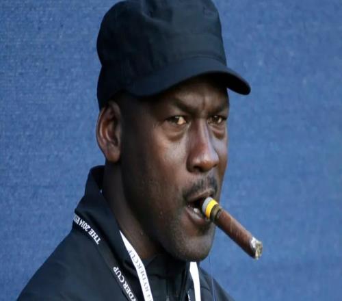 4000萬(wàn)美元一場(chǎng)！這才是籃球之神，詹姆斯還不行