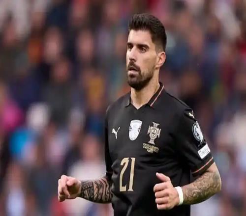 達(dá)成協(xié)議！曼聯(lián)冬窗第1筆簽約！三年合同，要簽28歲后腰內(nèi)維斯