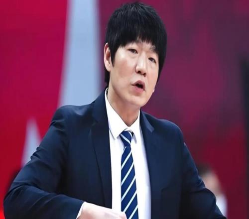 CBA再開重磅罰單，老實(shí)人邱彪被坑了，官方連續(xù)偏袒裁判惹爭議