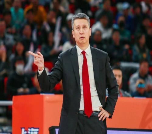 世預賽名單大調(diào)整，周琦、趙睿受傷，余嘉豪召回，深圳雙星有機會