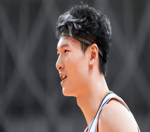 上海8070新疆2喜2憂！王哲林+偰李永煒提升明顯，弗格越來越廢了