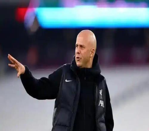 凱納克：斯洛特需要配備“智囊團(tuán)”，“光頭主帥”有機(jī)會主導(dǎo)英超