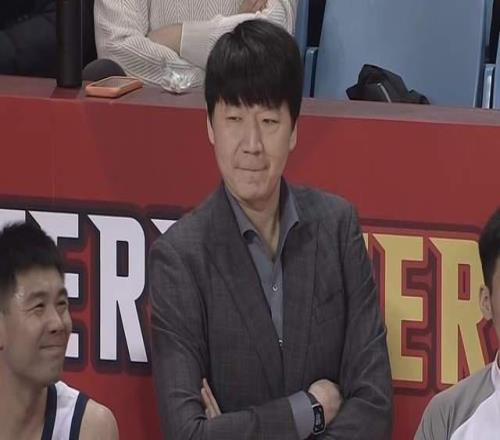 山東男籃小勝，高詩巖12+5關(guān)鍵三分雙塔替克里斯新外援25日到