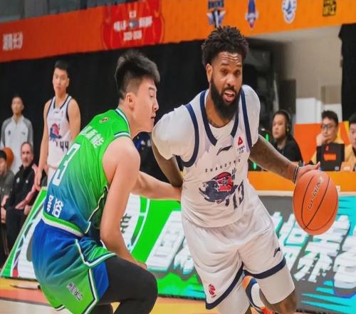 不會(huì)裁掉鮑威爾！山東男籃已將三名外援合同轉(zhuǎn)正，邱彪還有大動(dòng)作