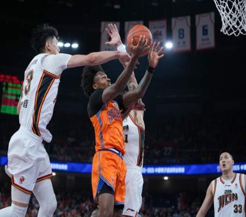 CBA最新排名！上?？駝俦本⒒氐?，黑馬逼近前四，遼寧跌至第10