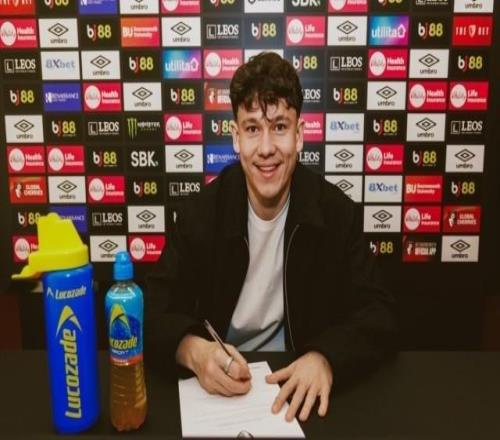 匈牙利中場(chǎng)托特加盟伯恩茅斯