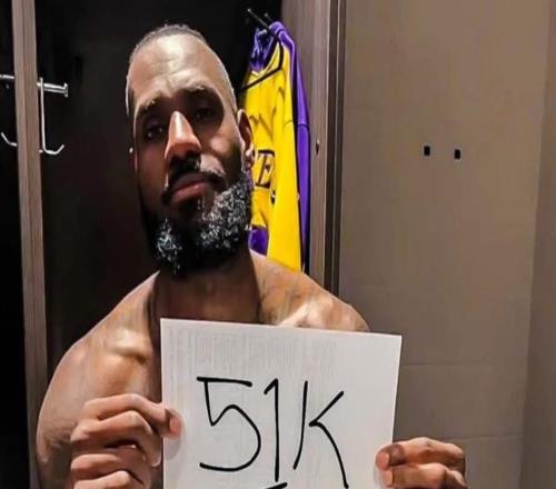 詹皇祝賀東契奇全明星首發(fā)！美媒曬41歲已終結(jié)3紀(jì)錄生涯暮年釋然