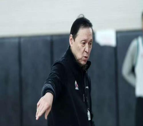 2勝11負(fù)到4連勝！過山車式反撲，最大功臣竟是69歲老帥，太神奇了