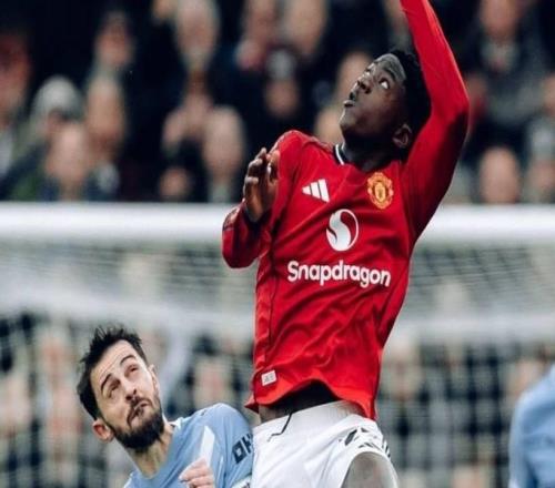 本赛季英超曼联球员单场无球跑动距离排名：梅努7.9km居首