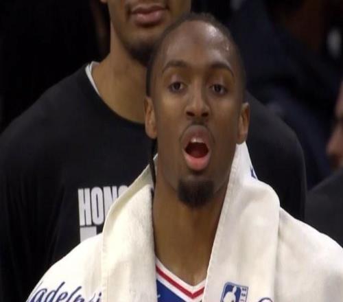 費城盜圣，馬克西29分8助8斷成艾弗森后隊史第二人，單場8斷創生涯新高