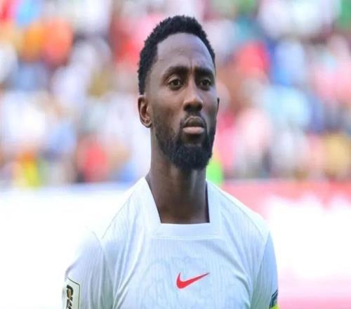 記者：曼聯(lián)已經(jīng)和恩迪迪進(jìn)行了談判，他非常渴望回到英格蘭