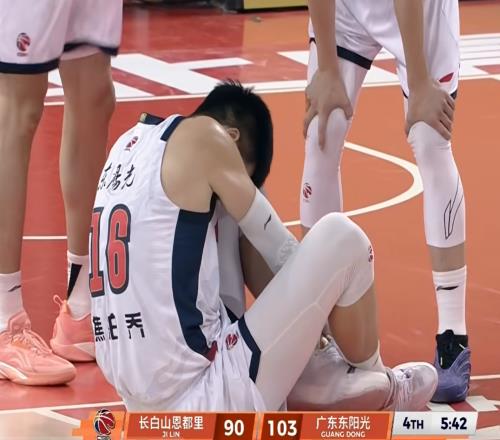 廣東隊贏吉林21分！杜鋒笑不起來，2米11內(nèi)線悍將意外受傷