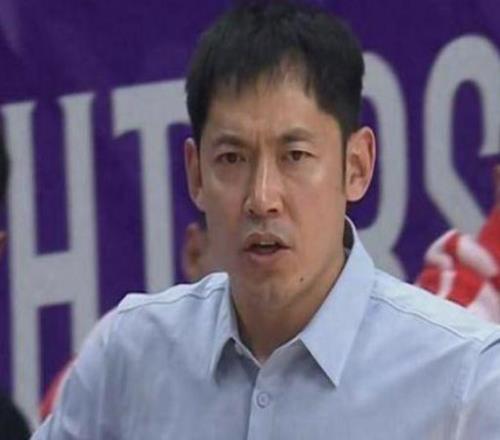 布朗26分廣廈輕取北控，連續(xù)崩盤張慶鵬下課倒計時