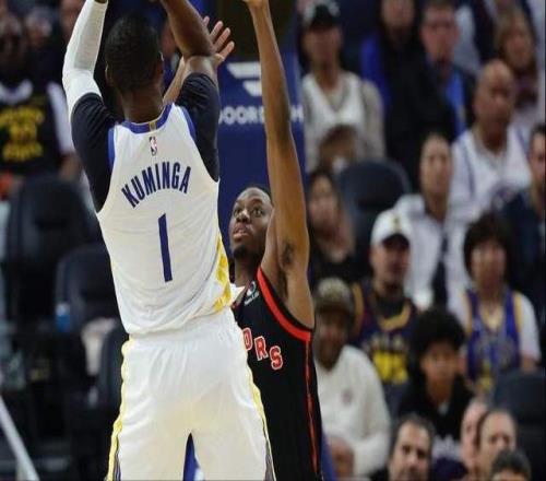 心態(tài)失衡！勇士最多落后30分：庫里16中6僅16分，老板雙手抱頭