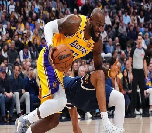 41歲仍能平框暴扣！勒布朗在場+13助湖人重返第六轟19+9+8超全面