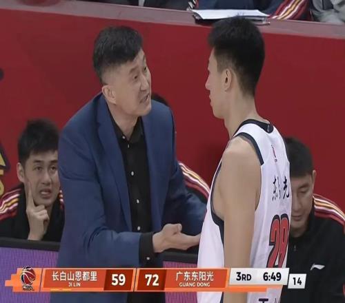 廣東男籃21分大勝，奎因42+7+8打出個人秀，焦伯喬傷退姜偉澤27分