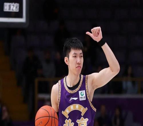 賽場(chǎng)直擊丨攻防失守慘敗衛(wèi)冕冠軍