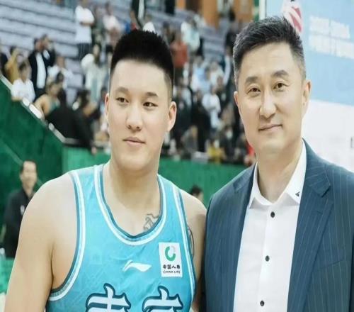 CBA三消息：徐杰小胡回暖，郭艾倫復(fù)出時(shí)間敲定，杜鋒曾繁日敘舊