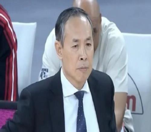 許利民：如此困難的情況下大家堅(jiān)持到了最后，取勝全靠精神力