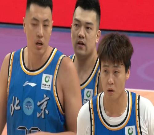 北京男籃翟曉川受傷麥考爾崔永熙一對一特訓(xùn)北控朱松瑋階段報(bào)銷