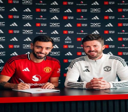 曼聯(lián)恐虧8500萬欲再留B費1年，助新帥過渡！世界杯前雙方將定去留