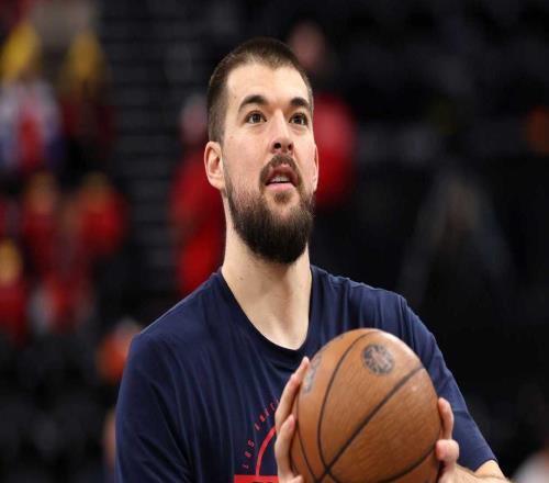 快船隊(duì)預(yù)計(jì)將在NBA交易截止日前進(jìn)行一系列運(yùn)作，以騰出陣容名額