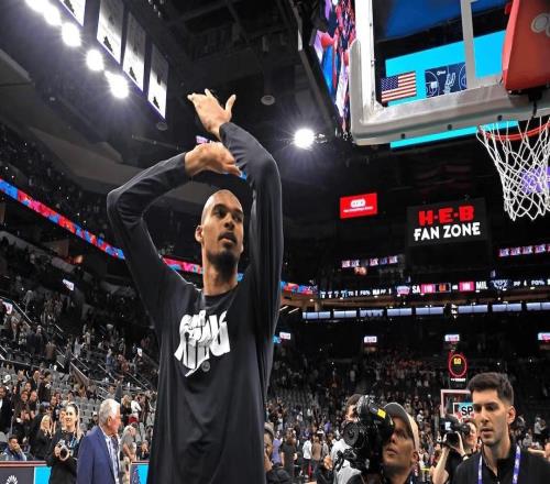 神仙打架！華子轟55+4，文班39+9，馬刺再這么打，就要拿第六冠了