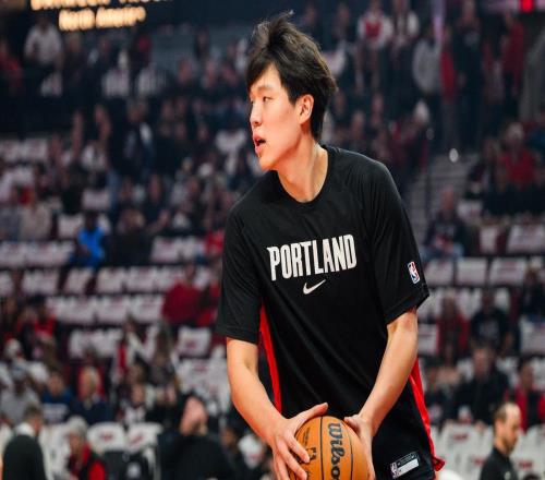 隊記：考慮到楊瀚森在G聯(lián)賽的表現(xiàn)，他有望參加全明星新秀賽