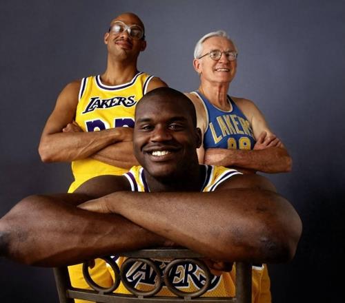 扶不起的阿斗！24歲場(chǎng)均18+12，西部第一中鋒，26歲卻光速消失！