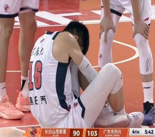 廣東隊(duì)二連勝，焦泊喬崴腳受傷，崔永熙近期可能提前復(fù)出